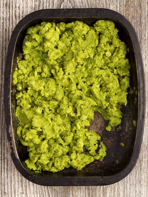 Gordon Ramsay Mushy Peas - Gordon Ramsay Dishes Mushy Peas Recipe, Gordon Ramsay Dishes, Nigella Lawson Recipes, Slow Cooker Roast Beef, British Cooking, Mushy Peas, Peas Recipe, Pea Recipes, Nigella Lawson