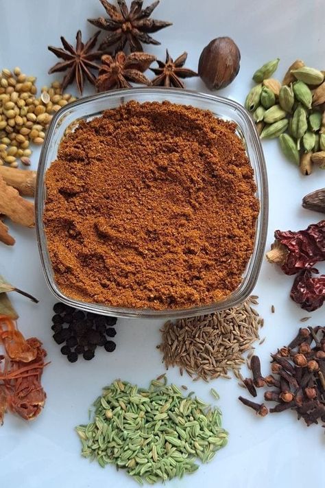 Homemade Garam Masala, Cassia Cinnamon, Aromatic Oils, Masala Recipe, Indian Spices, Coriander Seeds, Basic Recipes, Spice Blends, Garam Masala