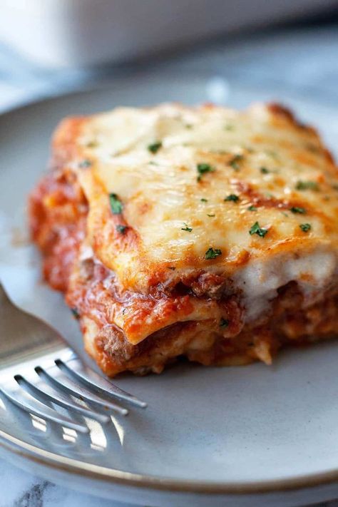 World's BEST Italian Classic Lasagna Recipe (VIDEO) (with VIDEO) | Foodtasia Lasagna Recipe Without Ricotta, Lasagna Recipe Videos, Recipes Lasagna, Lasagna Recipe With Ricotta, Classic Lasagna Recipe, Italian Lasagna, Best Lasagna Recipe, Baked Lasagna, How To Make Lasagna