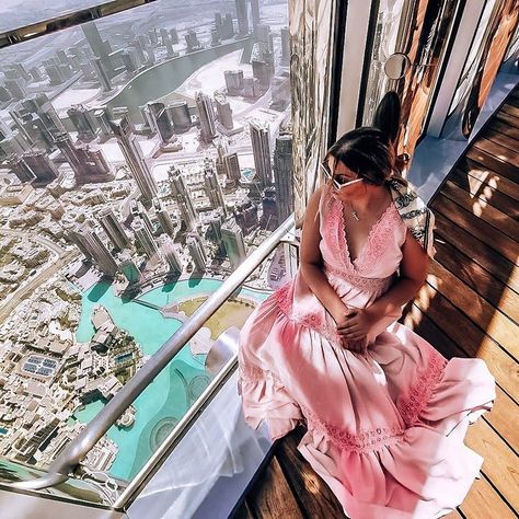 Bojana | Croatia | sur Instagram : By viewers choice,here’s the promised shot. This is taken at the 148th floor of Burj Khalifa. Precisely at 555m(1821ft) height😱😱😱 * I will… Khalifa Dubai, Amazing Travel Destinations, Burj Khalifa, At The Top, Croatia, Travel Destinations, The Top, Dubai, Fair Grounds