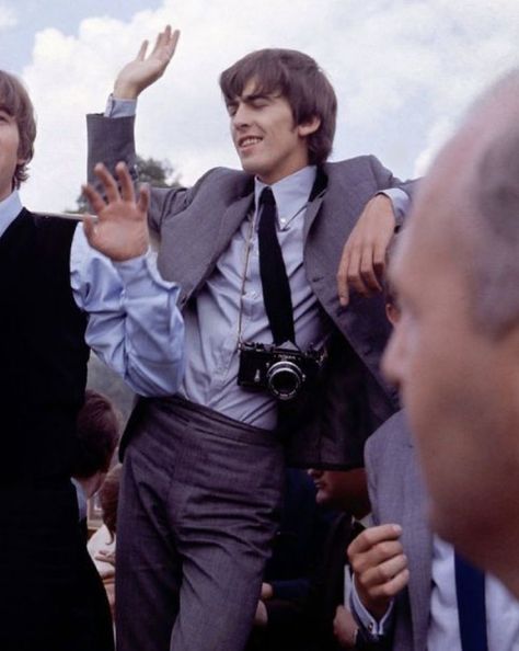 Beatles George Harrison, Beatles George, Bug Boy, Beatles Photos, John Lennon Beatles, Beatles Pictures, Something In The Way, Beatles John, The Fab Four