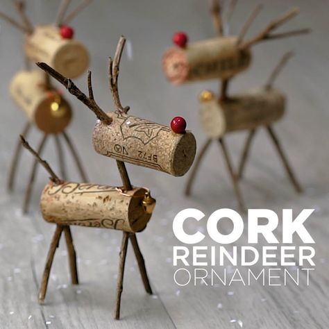 Wine Cork Reindeer DIY Projects Craft Ideas & How To’s for Home Decor with Videos Wine Cork Reindeer, Cork Reindeer, Reindeer Diy, Wine Cork Crafts Christmas, Cork Crafts Christmas, Cork Ideas, Wine Cork Diy Crafts, Wine Cork Ornaments, Cork Crafts Diy