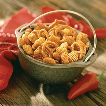 Crispix Snack Mix, Honey Snacks, Magazine Recipes, Chex Mix Recipes, Low Carb Snack, Snack Mix Recipes, Cracker Snacks, Cracker Recipes, Chex Mix