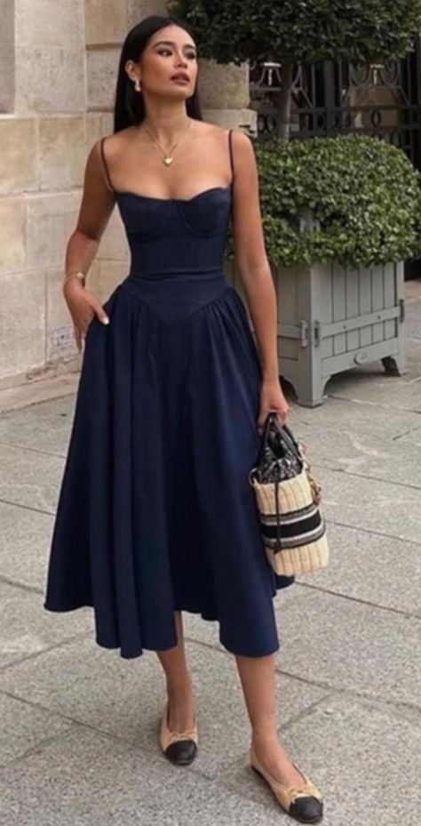 Tea Dress Outfit, Layered Dress Outfit, Casual Wedding Attire, Cute Date Outfits, Modest Casual Outfits, Dress Party Night, Beach Getaway, Classy Dress Outfits, Blue Dress Casual