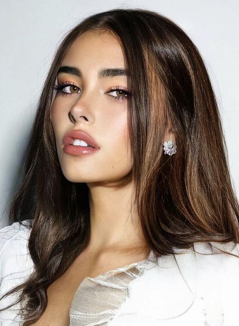 Hans Flick, Madison Beer Makeup, Madison Bear, Estilo Madison Beer, Madison Beer Style, Madison Beer Outfits, Beer Outfit, Carpet Looks, Foto Poses