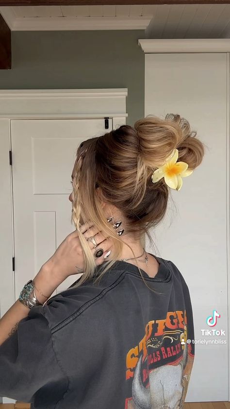 Sisiaipu Hawaiian Flower Hair … curated on LTK Hawaiian Flower Hair, Hawaiian Hairstyles, Boho Braid, Hawaiian Flower, Fresh Hair, Hawaiian Flowers, Boho Braids, Summer Hair, Medium Length Hair