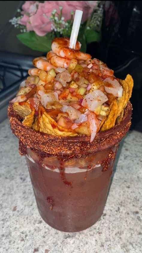 2.2M views · 17K reactions | A todos les encantó esta Michelada especial!!!!🔥🤤 | A todos les encantó esta Michelada especial!!!!🔥🤤 | By Cocinando con Deisy Meza | You would drop a michelada but not any michelada one of these here I tell you how we'll do it so we're going to start making the ceviche I carry on top here I have shrimp is already clean and I'm going to put a quartito of white onion let's go Mix very well and then I'm going to enjoy it with the juice of four lemons nothing else. We'r Michelada Aesthetic, Mexican Treats, Cooking Recipes For Dinner, Mexican Snacks, Mexican Kitchens, Michelada, Shrimp Cocktail, I Carry, White Onion