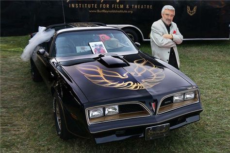 Burt Reynolds and the 1977 Bandit Trans Am from Universal Studios Bandit Trans Am, Famous Car, Pontiac Trans Am, The Bandit, Smokey And The Bandit, General Lee, Tv Cars, Pontiac Firebird Trans Am, Pontiac Cars