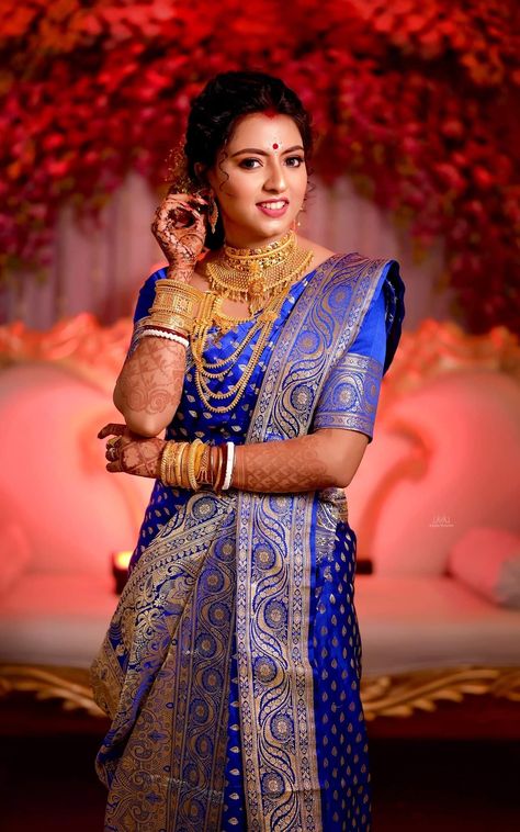 Bride Party Photoshoot, Bride Poses In Saree, Bride Stills Indian, Bengali Reception Bridal Look, Reception Bride Makeup, Reception Look Bride Indian, Bengali Bride Reception Look, New Dulhan Pose, Reception Poses