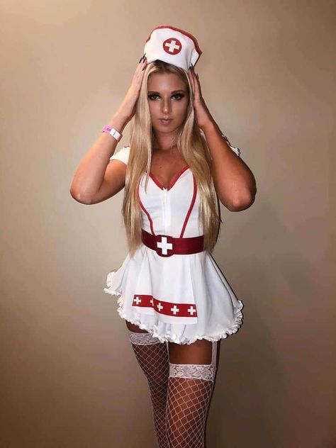 Hot Nurse Costume, List Of Halloween Costumes, Costumes Faciles, Maid Halloween, Costumes For Teenage Girl, College Halloween Costumes, Nurse Halloween Costume, Hot Halloween Outfits, Hot Costume