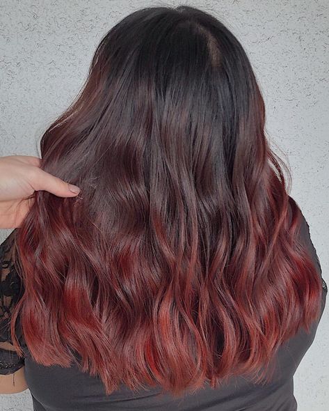 Red balayage on dark hair burgundy Burgundy Red Balayage, Dark Roots With Red Balayage, Dark Red Ombre Hair Balayage, Brown To Red Hair Balayage, Dark Hair Burgundy, Red Balayage On Dark Hair, Dark Red Balayage Hair, Brunette With Red Balayage, Brown To Red Balayage