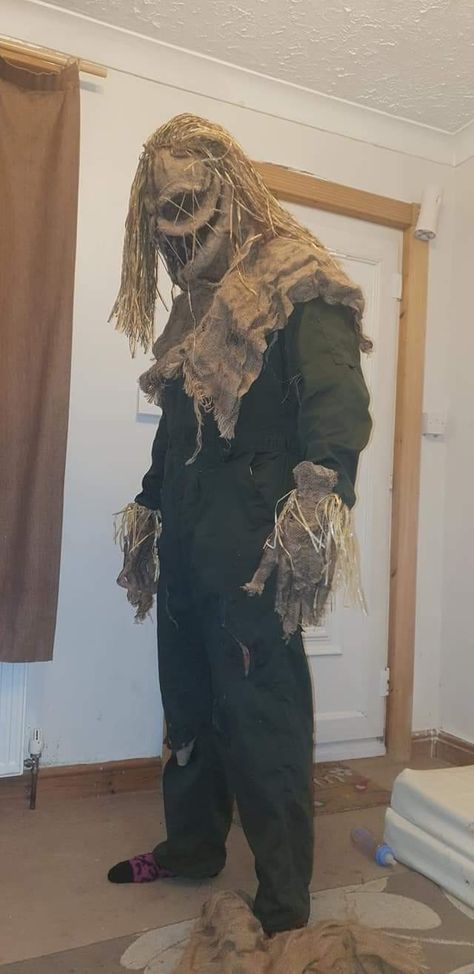 Men’s Scary Halloween Costumes, Scary Butcher Costume, Scary Male Halloween Costumes, Skinwalker Costume, Scarecrow Mask Diy, Halloween Costume Men Scary, Halloween Costumes Men Scary, Mens Scarecrow Costume, Scary Halloween Makeup For Men