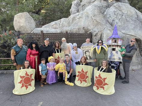 15 Costume Ideas from Disney's Tangled - To Eternity And Beyond Rapunzel Family Costume Tangled, Tangled Diy Costume, Tangled Group Costume, Tangled Costume Family, Family Rapunzel Halloween Costumes, Family Tangled Costumes, Tangled Halloween Costume Family, Tangled Family Halloween Costumes, Rapunzel Family Costume