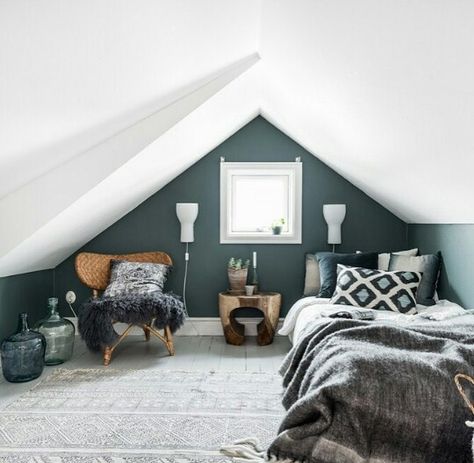 Small Attic Bedroom Designs, Small Loft Bedroom, Small Attic Bedroom, Bohemian Bedrooms, Modern Boho Bedroom, Attic Bedroom Designs, Attic Loft, Small Attic, Attic Design