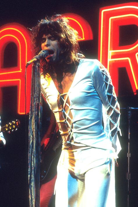 1974 Getty -Cosmopolitan.com Aerosmith Guitarist, Steve Tyler, Tyler Aerosmith, Steven Tyler Aerosmith, Rock History, Elevator Music, Joe Perry, 90s Runway Fashion, 70s Outfits