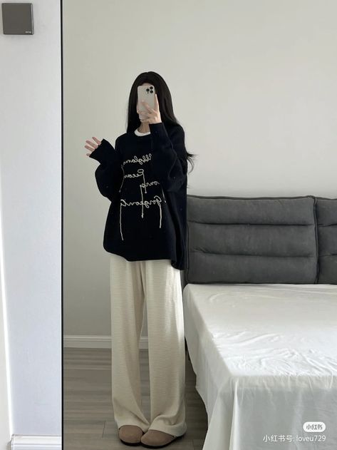 Comfy House Outfit, Korean Loungewear, Homewear Aesthetic, Comfy Korean Outfits, Neat Casual Outfits, Korean Outfit Street Styles, Cute Pajama Sets, Pajama Outfits, Clothes Korean Style