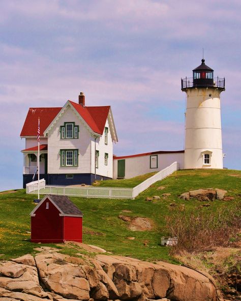 Nubble Lighthouse, Maine New England, Living In Boston, Maine Lighthouses, Lighthouse Painting, Lighthouse Photos, Royal Caribbean, Beach Inspired, In Boston