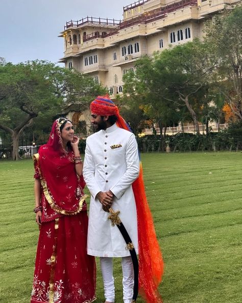 Preserving centuries-old traditions: Jaipur's royal family celebrates Gangaur with grace. The annual festival, dedicated to Goddess Gauri, is a symbol of marital happiness and conjugal bliss. The royal family's elaborate processions and rituals showcase their deep-rooted connection to their cultural heritage. . . . 📸 : @yashashtea . . . #galleryjpr #jaipurgallery #jaipur #jaipurindia #culturalheritage #jaipurheritage #jaipurcity #royalfamily #gangaurfestival #jaipurroyalfamily #citypalacejaipur Jaipur Royal Family, Pacho Jaipur, Indian Royal Family, Royal Family Aesthetic, Gauravi Kumari, Rajput Wedding, Rajasthani Wedding, Indian Wedding Suits Men, Rajasthani Culture