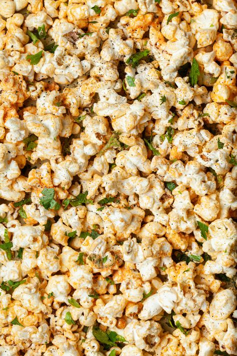 Cheddar Popcorn Recipe, Healthy Popcorn Toppings, School Movie Night, Lime Popcorn, Sweet Potato Crackers, Savory Popcorn, Popcorn Toppings, Spiced Popcorn, White Cheddar Popcorn