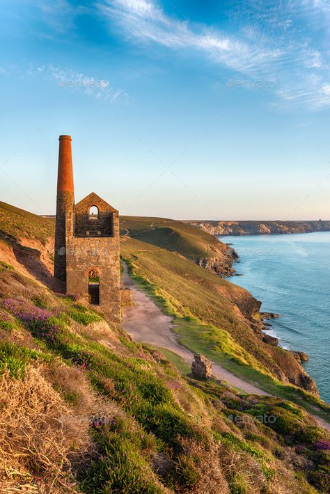 The ruins of Wheal Coates an ancient engine house for a tin mine on the Cornwall coast at St Agnes St Agnes Cornwall, Cornwall Tattoo, Cornwall Landscape, Cornwall Life, Kynance Cove Cornwall, Cornish Tin Mines, Cornwall House, Places In Cornwall, Irish Coast