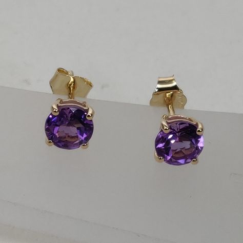 You can choose your own gem in my store. Let me know if you would like to see options Details of the earrings Gemstone : Purple Amethyst Gemstone weight: 1.47 carats Gemstone shape and size: Round, 6 mm Metal: GOLD Purity: 14K Gold Weight: 0.89 grams Total weight: 1.18 grams Emerald cut Natural Purple Amethyst gemstones set in solid 14kt yellow gold studs Earrings. The Gold purity is absolutely guaranteed and it comes with an authentic 14 kt gold hallmark. Since these Studs Earrings are handmade Gold Studs Earrings, Purple Amethyst Earrings, Green Amethyst Ring, Amethyst Studs, Fine Gold Jewelry, Simple Stud Earrings, Gold Gemstone Ring, Earrings Purple, Blue Topaz Earrings