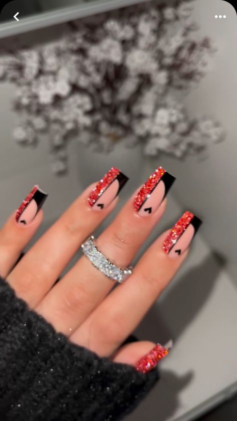 Short Square Nail Designs Black, Red And Black Coffin Nail Ideas, Red White And Black Nails Design, Black Red And White Nails, Red And Black Nails Short, Red White Black Nails, Black White And Red Nails, Red Black White Nails, Red Black And White Nails