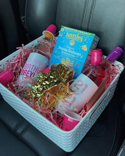 21st Birthday Gift For Best Friends, 21 Bday Basket, 21st Birthday Gift Ideas For Best Friend Turning 21, 21st Birthday Gift Ideas For Sister, 21st Birthday Best Friend Gift Ideas, 21st Gift Basket Ideas, Best Friend 21st Birthday Gifts, 21st Basket Ideas, 21 Birthday Gifts For Best Friend