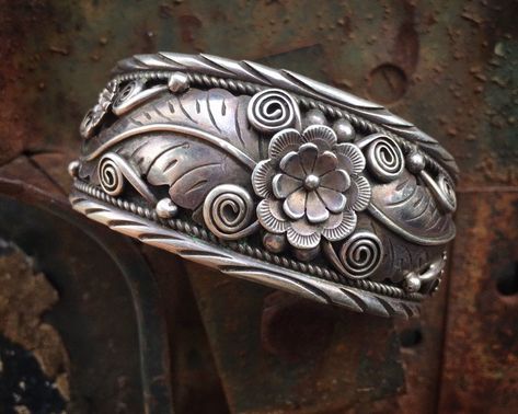 Navajo Silver Jewelry, Silver Turquoise Jewelry, American Indian Jewelry, Floral Elements, Women's Jewelry Sets, Sterling Silver Cuff Bracelet, Sterling Silver Cuff, Native American Indians, Silver Cuff Bracelet