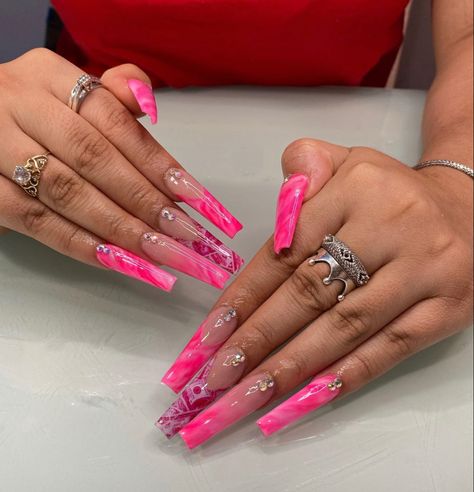 Pink Friday 2 Nails, Pink Friday Nails, Nail Deaigns, Pink Marble Nails, Baby Pink Nails, Marble Nail Designs, Marble Nail, Spring Nail Trends, Hot Pink Nails