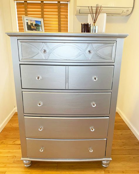 How To Paint A Metallic Dresser - Double Arrow Designs Metallic Painted Furniture Diy, Silver Painted Furniture, Metallic Dresser, Paint Dresser Diy, Metallic Painted Furniture, Arrow Designs, Silver Dresser, Silver Metallic Paint, Silver Furniture