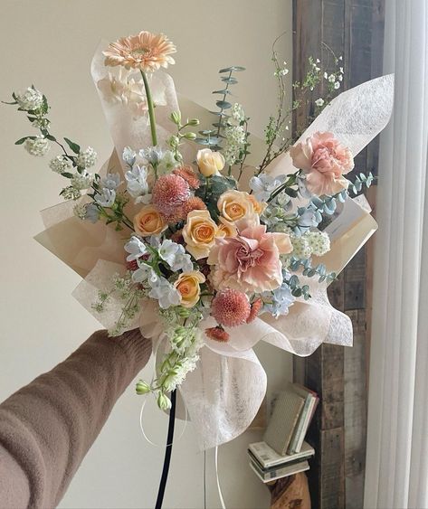 Graduation Floral Arrangements, Korean Flower Bouquet Aesthetic, Colourful Flower Bouquet, Petite Bouquet, Graduation Bouquet, Small Spa, Hay Fever, Flower Bouquet Diy, Vintage Bouquet