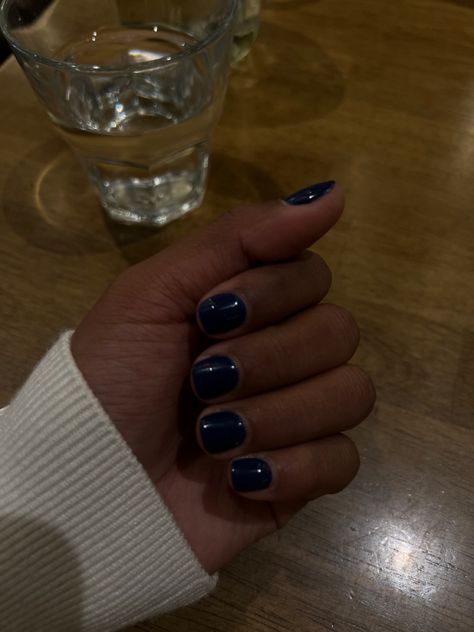 Dark Blue Winter Nail Designs, Dark Blue Manicure, Dark Blue Oval Nails, Blue Dark Nails, Navy Blue Dip Nails, Short Navy Blue Nails, Navy Gel Nails, Dark Navy Blue Nails, Short Gel Nails Winter