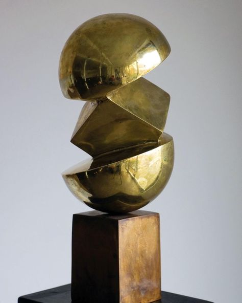 Sphere Artwork, Circle Sculpture, Sphere Sculpture, Metal Sphere, Bronze Art, Greek Sculpture, Modernism, Design Inspo, Installation Art