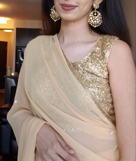 #saree #gold #sequin Golden Sequin Blouse, Sequin Blouse Saree, Net Saree Designs, Gold Saree, Shimmer Blouse, Indian Fashion Saree, Blouse Saree, Saree Design, Sequin Blouse