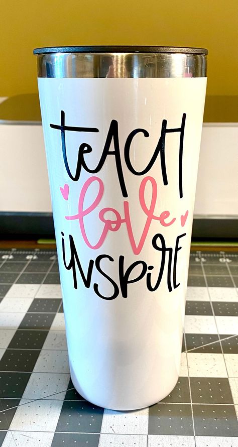 Cup Designs For Teachers, Teacher Appreciation Tumbler Ideas, Teacher Tumbler Cups Vinyl, Teacher Tumbler Ideas, Frog Crafts Preschool, Teacher Cups, Teacher Appreciation Diy, Christmas Gifts For Aunts, Appreciation Gifts Diy