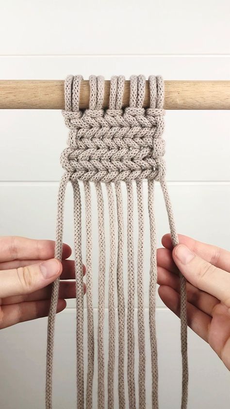 graywonders on Instagram: Here is how to create multiple rows of a woven horizontal braid!! Made super easy with half hitch knots. ✨Please visit me on YouTube to… Larks Head Knot, Crochet Pouf, Macrame Runner, Macrame Weaving, Half Hitch Knot, Knot Pattern, Macrame Tutorials, Rope Projects, Macrame Knots Tutorial