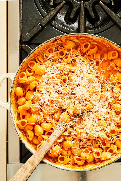 Delallo Recipes, Fun Pasta Shapes, Spicy Vodka Pasta, Mix Pizza, Vodka Sauce Recipe, Pesto Sauce For Pasta, Pesto Tortellini, Vodka Pasta, Calabrian Chili