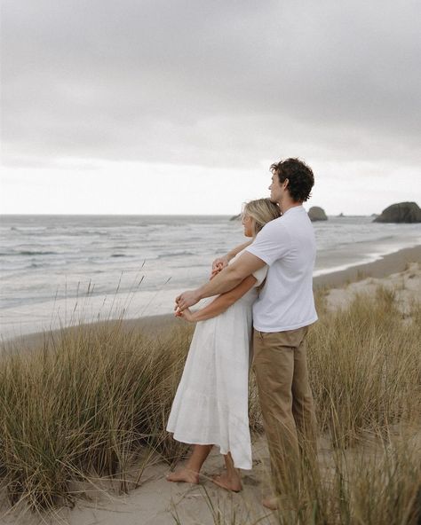 Finally sharing from this magical engagement session on the Oregon Coast💌 We grabbed beers beforehand, then frolicked around the beach for E + J’s engagement shoot at a place that held so much meaning for them. Big big fans of this couple (ps move closer so we can hangout more) • • • #engagementsession #oregoncoastphotographer #oregoncoastengagement #washingtonweddingphotographer #beachengagement #beachengagementphotos Oregon Beach Photoshoot, Coast Engagement Photos, Cannon Beach Oregon Photoshoot, Oregon Coast Engagement Photos, Engagement Photo Shoot Beach, Oregon Coast Engagement, Engagement Photos Laguna Beach, Oregon Beach Engagement Photos, Photo Mood