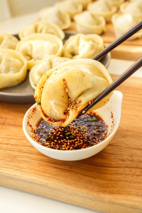 Korean Kimchi Mandu Dumplings (Steamed) - One Happy Bite Korean Chili Powder, Korean Dumplings, Dumpling Dipping Sauce, Korean Kimchi, Fermented Kimchi, Dumpling Dough, Dumpling Wrappers, Wonton Recipes, Sweet Potato Noodles