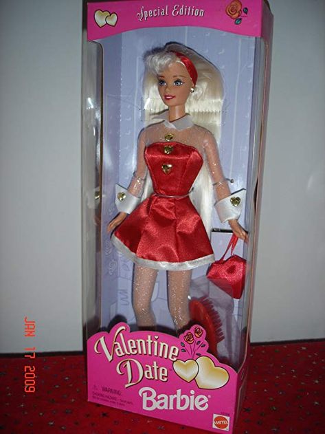 Barbie Valentines, Valentine Board, Valentine Date, Devian Art, Im A Barbie Girl, Holiday Barbie, Barbie Toys, Valentine Special, St Valentin