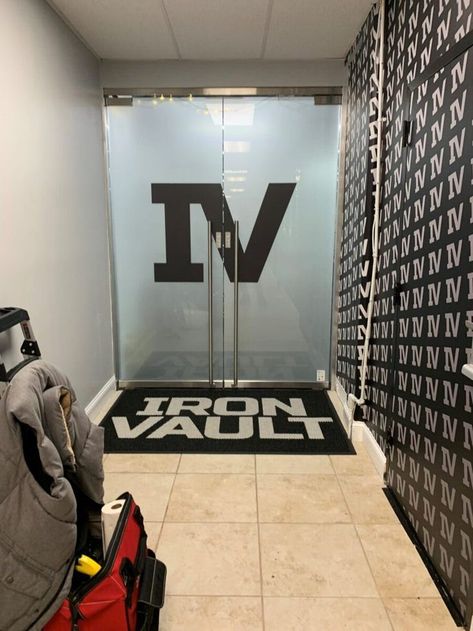 At Street Style Signs we’re experts at creating custom vinyl door graphics with maximum impact. Get in touch to see what we can do for you today. New York Sign, Ada Signage, Storefront Signage, Vinyl Door, Interior Signage, Office Door Signs, Lobby Sign, Vinyl Doors, Interior Signs