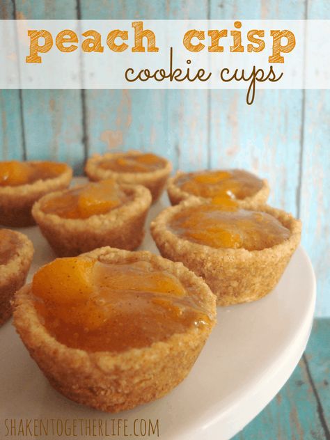 peach crisp cookie cups Easy Peach Crisp, Cookie Cups Recipe, Peach Crisp, Peach Desserts, Peach Recipe, Cookie Cups, Eat Dessert, Mini Desserts, Cookie Desserts