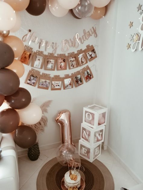 1st Birthday Balloons, Backdrops Kids, 1st Birthday Pictures, 1 Year Birthday, Simple Birthday Decorations, One Year Birthday, Birthday Party Decorations Diy, 1st Birthday Party Themes, 1st Birthday Photos