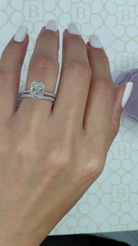 خواتم خطوبة, God's Timing, Dream Wishlist, Dream Rings, Dream Wedding Ring, Drip Drip, Round Engagement, Radiant Engagement Rings, Cute Engagement Rings