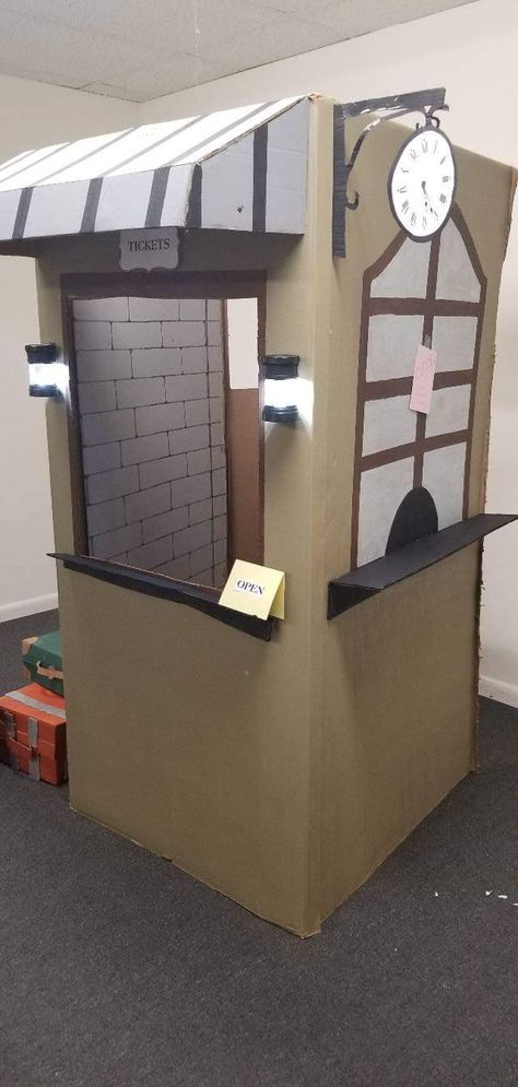 Diy Train Station, Train Ticket Booth, Train Depot Decor, Train Vbs, Train Decorations, Cardboard Train, Polar Express Christmas Party, Polar Express Theme, Stall Decorations