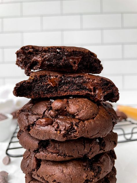 Vegan Double Chocolate Chip Cookies - Hello Spoonful Double Chocolate Chip Cookie Recipe, Small Batch Cookie Recipe, Small Batch Cookies, Raw Cookie Dough, Vegan Cookies Recipes, Fresh Baked Cookies, Double Chocolate Chip Cookies, Double Chocolate Cookies, Chip Cookie Recipe