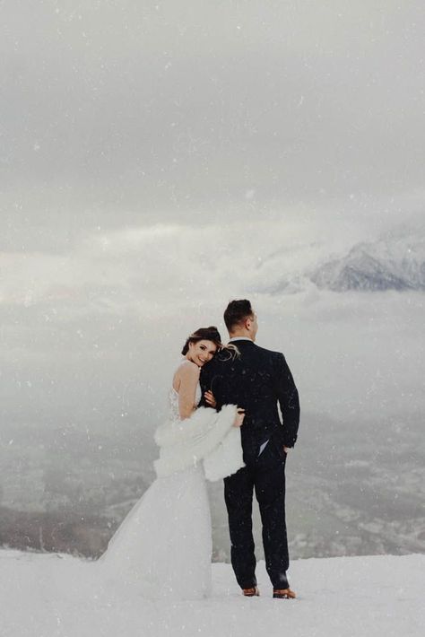 Snow Wedding Photos, Austria Wedding, Winter Mountain Wedding, Outdoor Winter Wedding, Wild Wedding, Mountain Wedding Photos, Snowy Wedding, Snow Photoshoot, Winter Wedding Photos