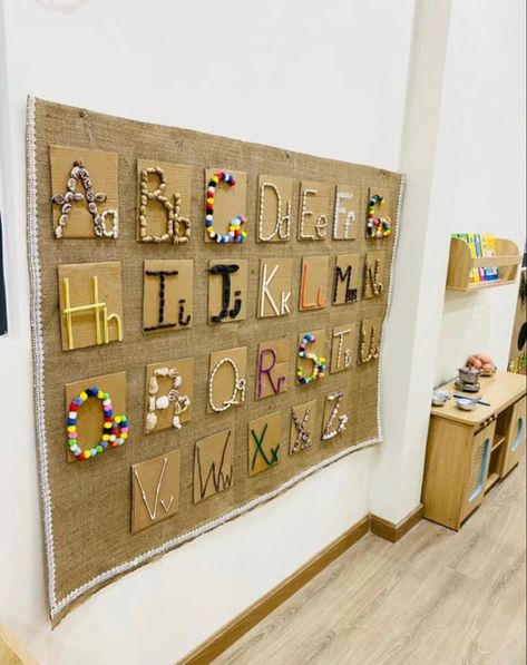 Reggio Emilia Classroom, Reggio Inspired Classrooms, Eyfs Classroom, Reggio Classroom, Preschool Rooms, Preschool Classroom Decor, Preschool Class, Montessori Classroom, Diy Decor Ideas