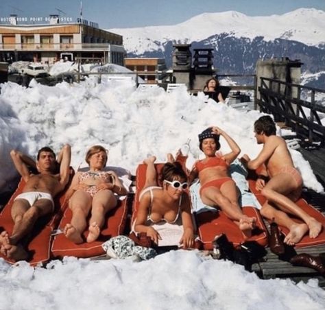 Apres Ski Vintage, Ski Ideas, Get Tan, Slim Aarons Photography, After Ski, Ski Aesthetic, Ski Vintage, Apres Ski Party, Cowboy Aesthetic