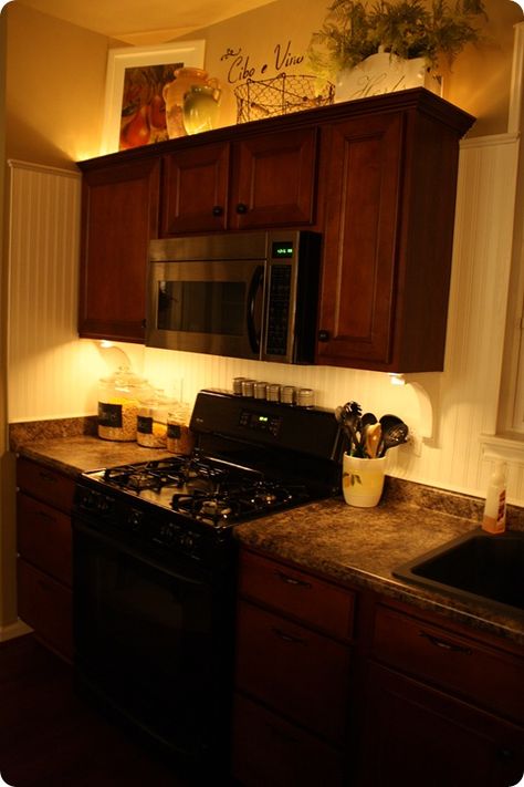 How-to install below cabinet (and above cabinet) lighting. Above Cabinet Lighting, Above Kitchen Cabinets, Above Cabinets, Thrifty Decor Chick, Big Design, Kitchen Redo, Cabinet Lighting, Kitchen Remodel Idea, Cool Stuff